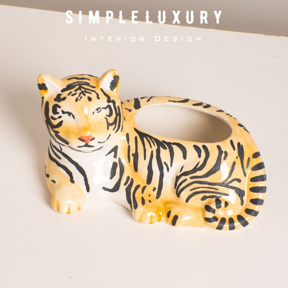 Brand New Anthropologie Leah Goren Tiger Vase